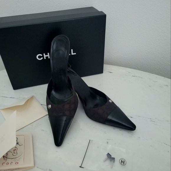 CHANEL Shoes - Chanel Heels with box and extra her taps.